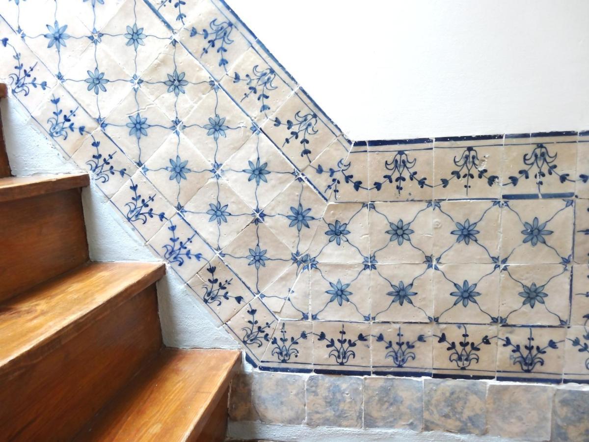Chic Urban Retreat At Downtown With Balcony & Views, 5th-floor No Lift Lisbon